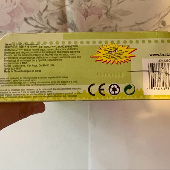 Bratz Play Sportz Cheerleading Cloe - Picture 2 of 7